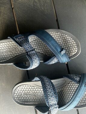 BareTraps Kids Navy and Gray Sporty Hook-and-Loop Sandals